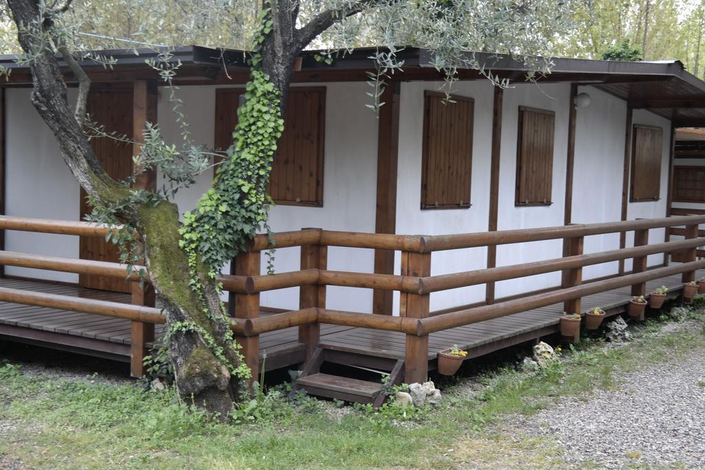 Campeggio Delle Rose Moniga del Garda 客房 照片