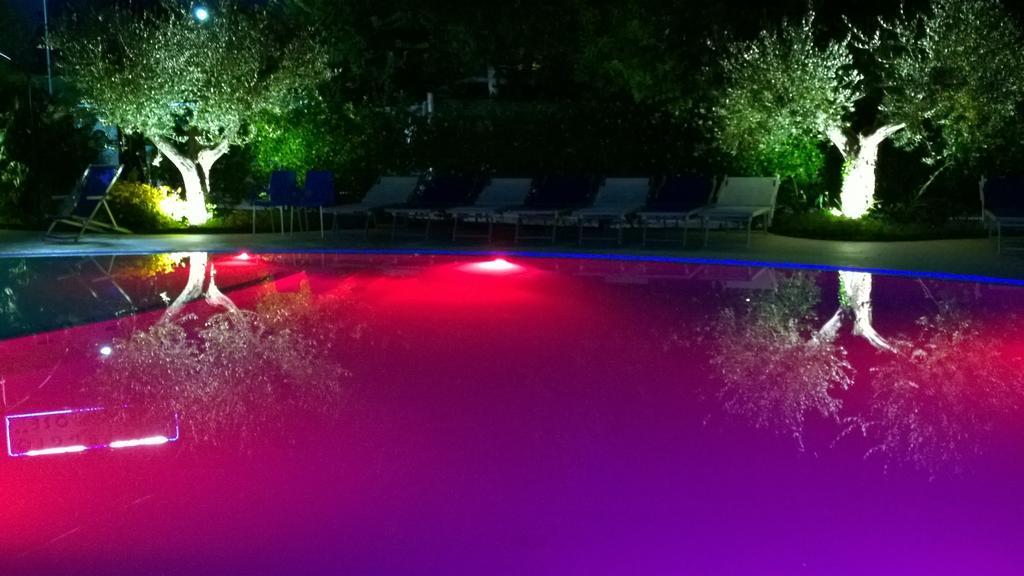 Campeggio Delle Rose Moniga del Garda 外观 照片